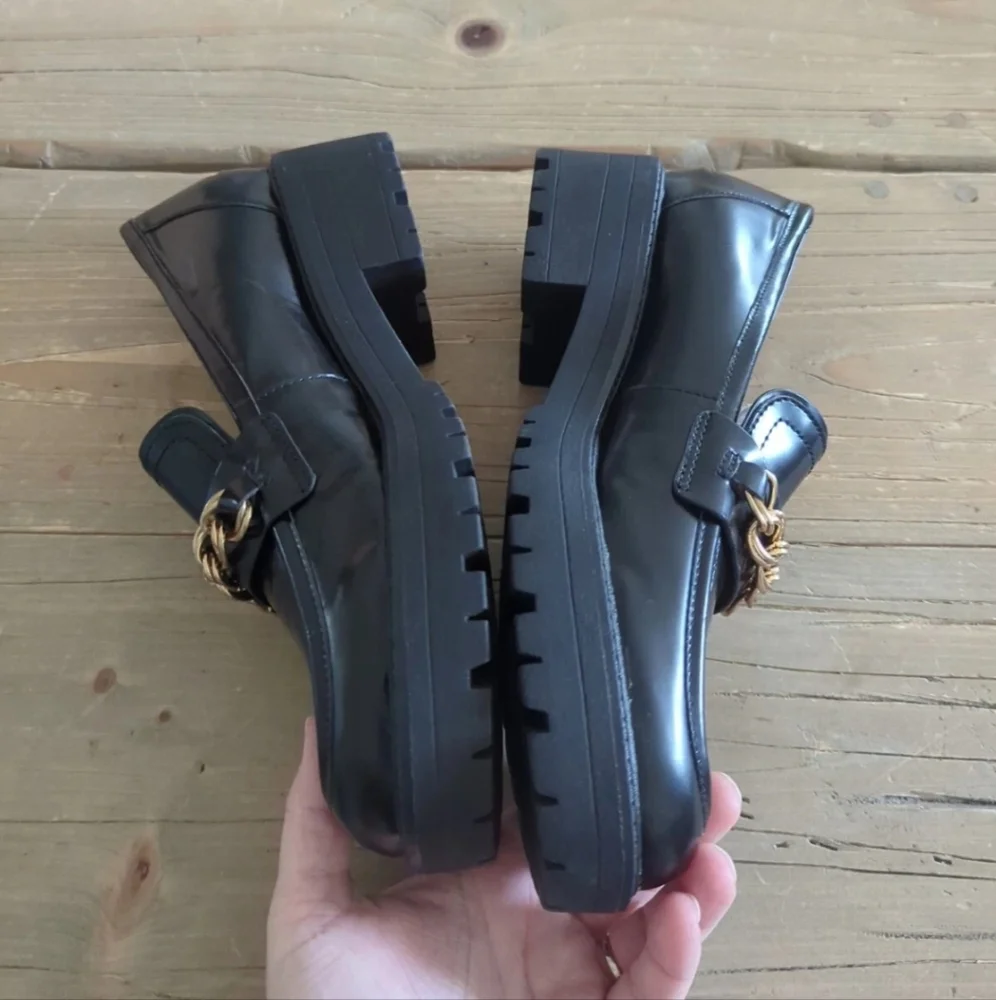 Sam Edelman Taelor Lug Sole Loafer Gold Chain Detail Chunky Glossy Black 9 New